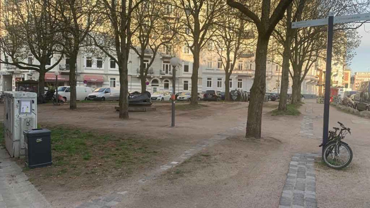 Greencity Hamburg-Begrünungsfläche ottenser-marktplatz in Hamburg